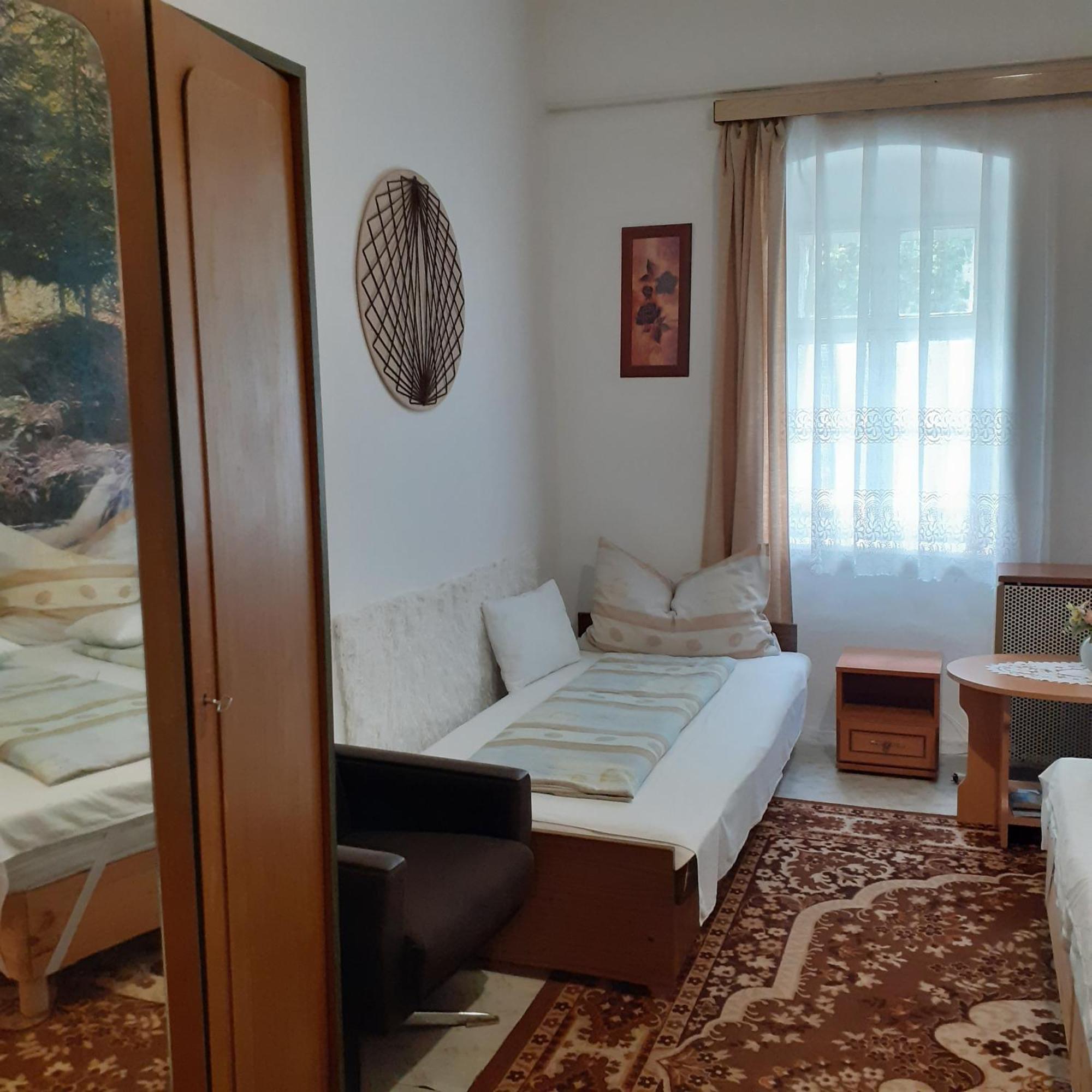 Marika vendégház Apartamento Abádszalók Exterior foto