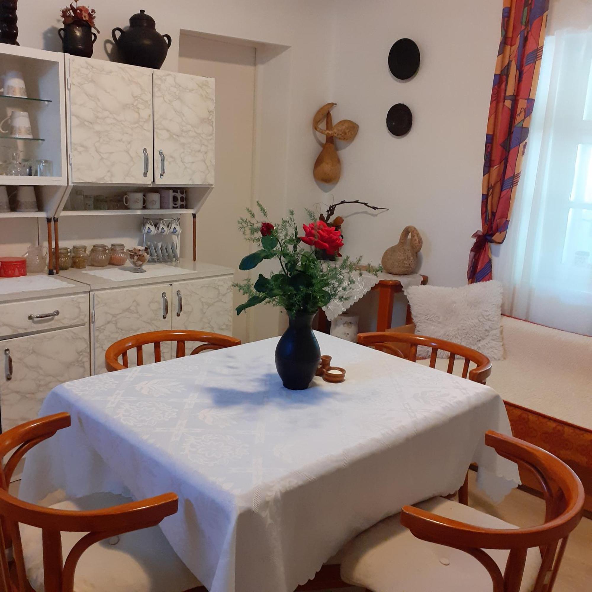 Marika vendégház Apartamento Abádszalók Exterior foto